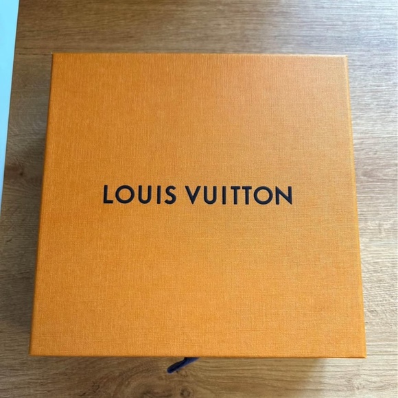 Louis Vuitton Belt - Picture 6 of 6